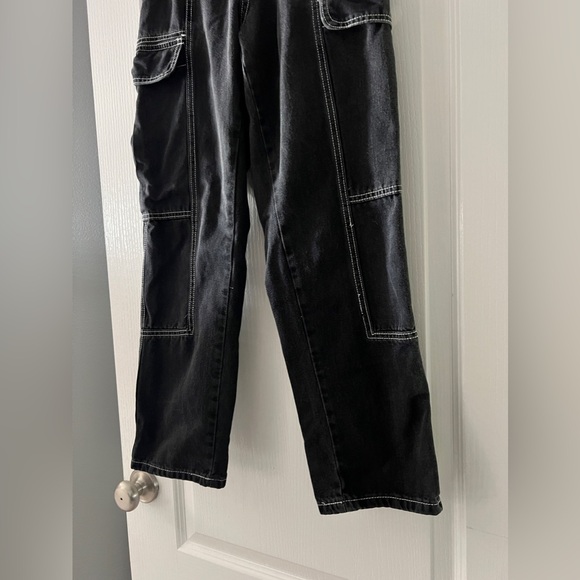 SHEIN black high waisted cargo pants with white stitching and elastic waist. XS - Picture 4 of 8
